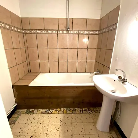 Holiday home Maison Chaleureuse A Avec Stationnement Prive